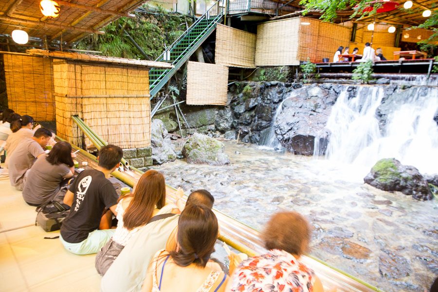 贵船神社 ひろ文 川床流水面