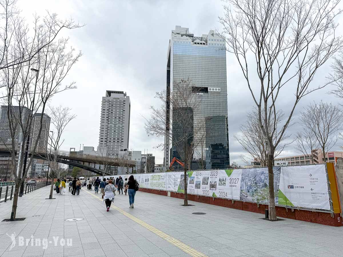 如何從大阪車站走到梅田藍天大廈