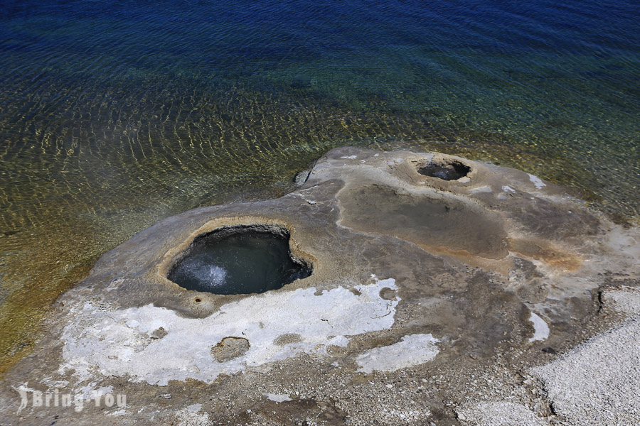 湖岸噴泉 Lake shore geyser