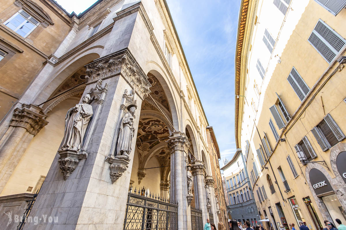 西恩納景點攻略|商品涼廊(Loggia della Mercanzia)
