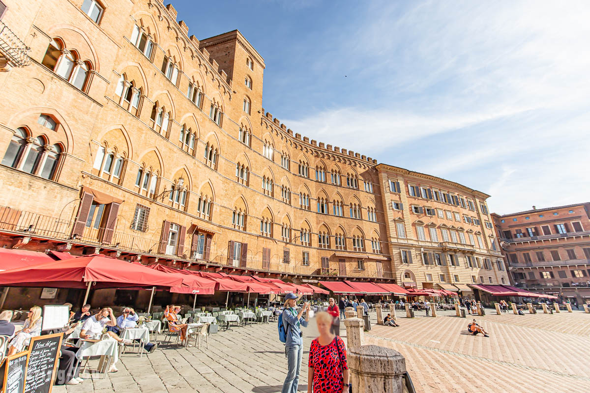 西恩納景點攻略|田野廣場(Piazza del Campo)