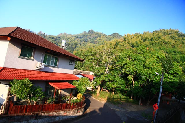 美濃便宜住宿 來去廟裡住一晚 廣善堂住宿體驗 玉清宮美景 Bringyou