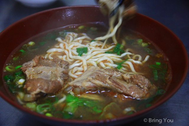 【高雄美食】CP值高的鳳山美食 ☞ 阿興排骨拉麵