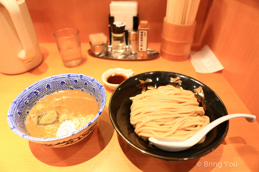 【東京車站一番街美食】六厘舍：拉麵街超誇張排隊人氣沾麵