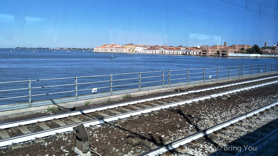 italy-train-to-venice-5