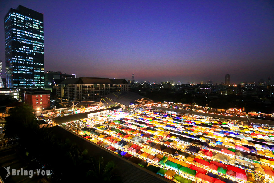 拉差达火车夜市