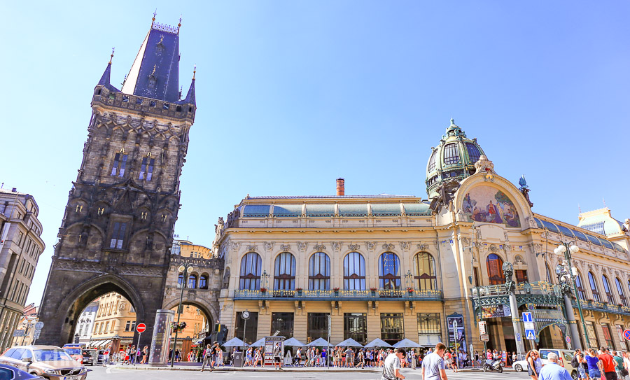【布拉格旧城区景点】火药塔、市民会馆、海柏尼剧院，捷克旧城区逛街去