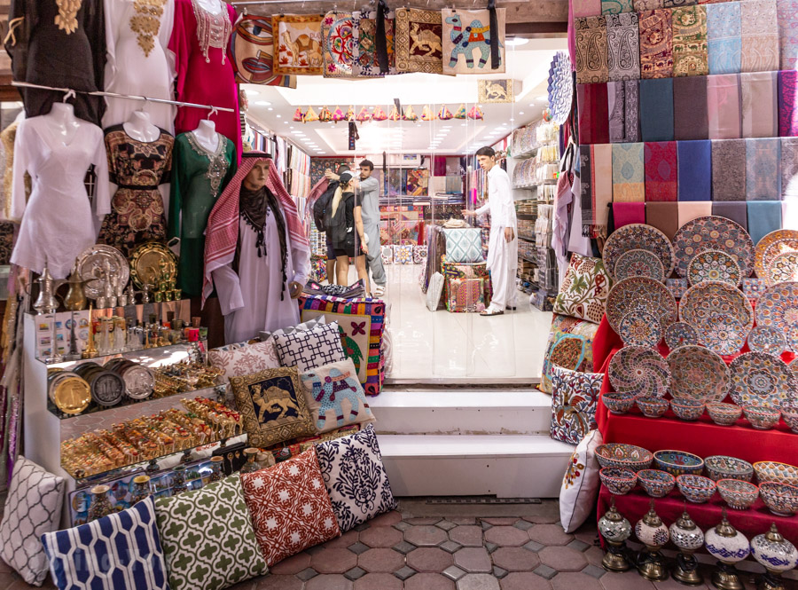 杜拜舊城區紡織品市集