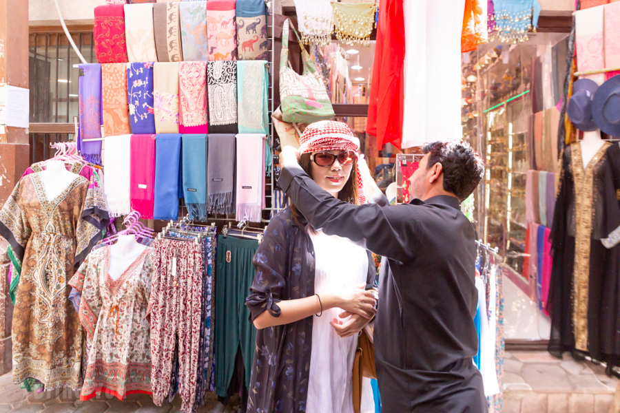 杜拜舊城區紡織品市集