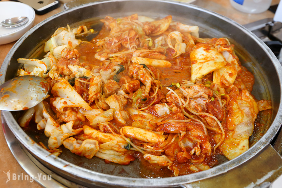 Chuncheonjip Dakgalbi Makguksu: The Best Korean Spicy Chicken Stir-Fry Near Sinchon Station