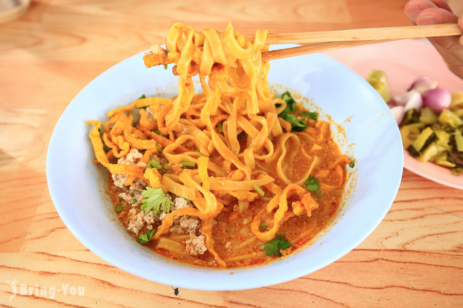 【清迈宁曼区附近美食】Khao soi mae sai，美赛泰北黄金咖喱鸡腿面