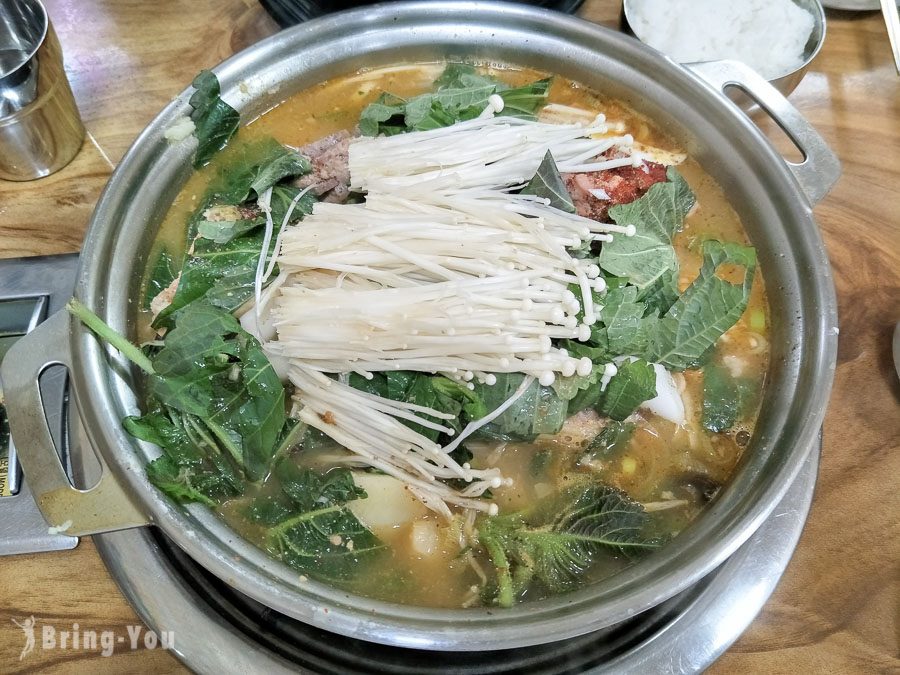 明洞釜山本钱猪肉汤饭