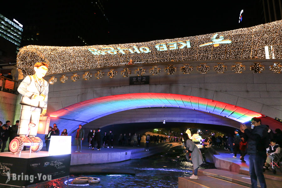 【首尔灯节】清溪川水畔灯饰夜间美景，来体验一年一度的首尔灯会吧！