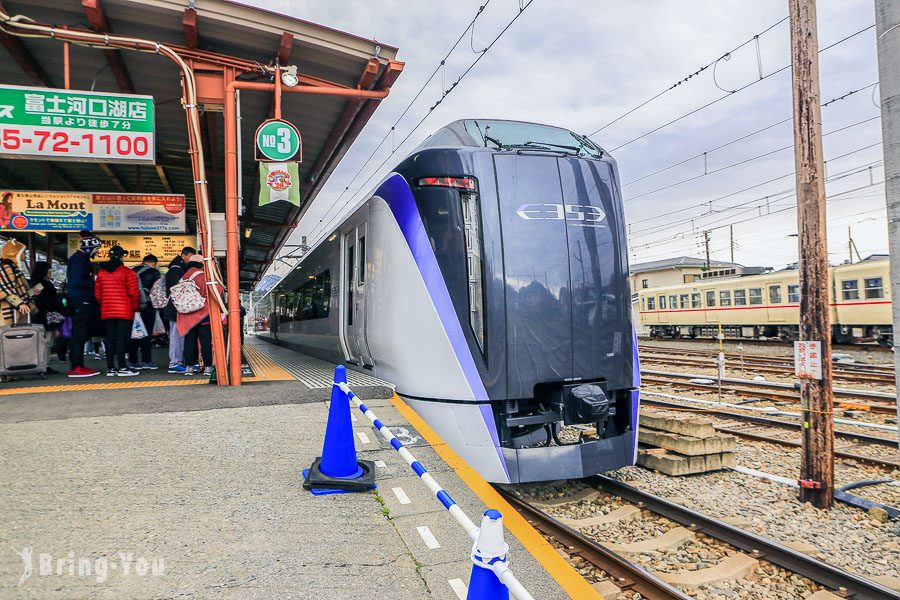 河口湖特急電車「富士回遊」