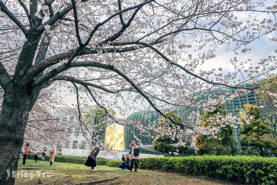 六本木國立新美術館