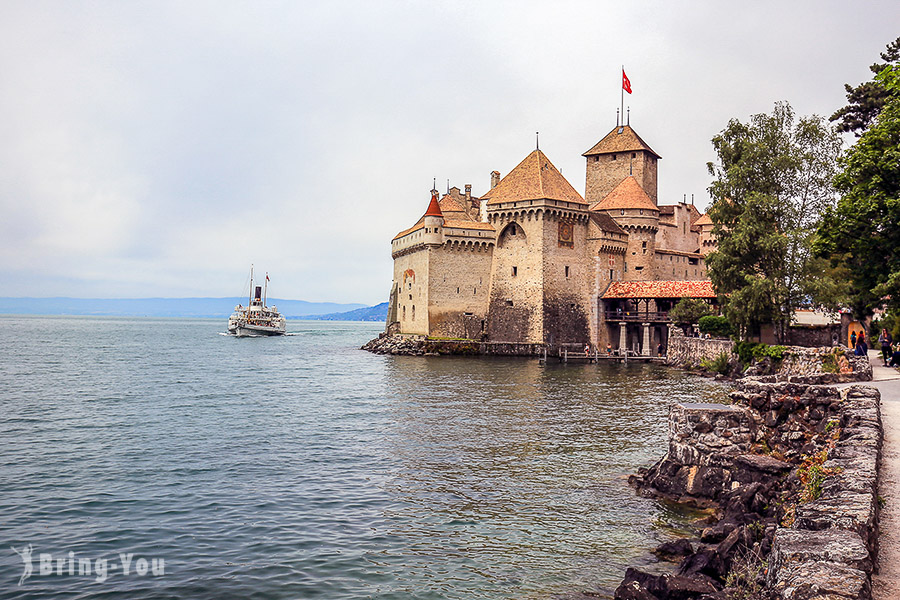 【蒙特魯景點】日內瓦湖畔一日遊：西庸城堡Chillon Castle、沃韋 Vevey湖中叉子