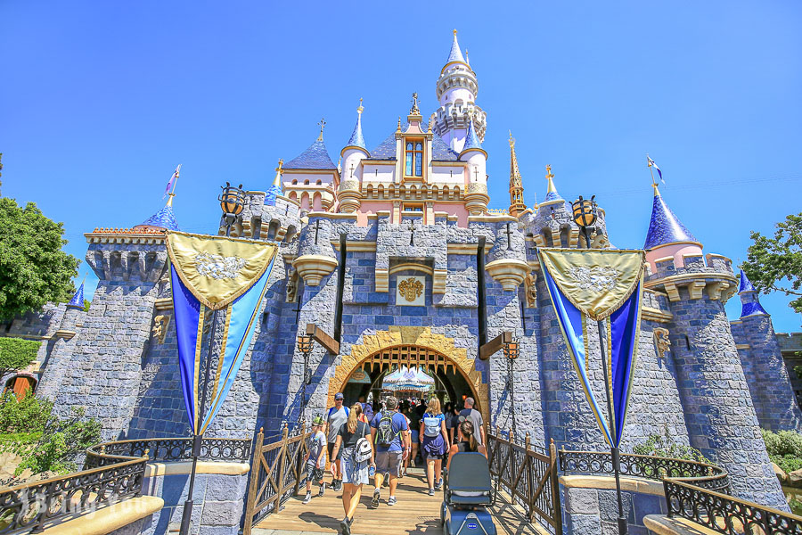 Disneyland Resort California: Disney Park – An Updated Guide of Top Things to Do, Transportation, Itinerary, Hotel and Food