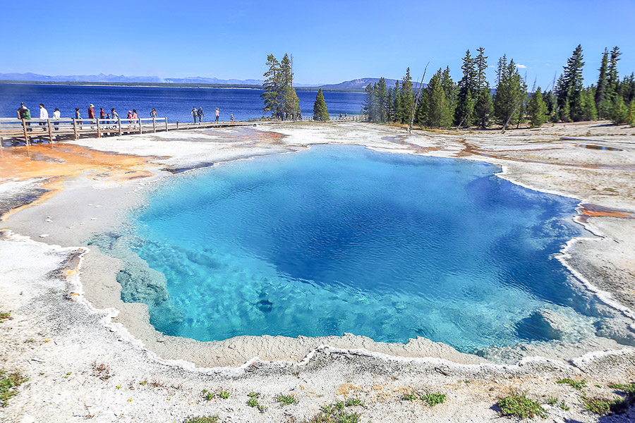 【黄石公园东南区景点】西姆指间歇泉盆地 West Thumb Geyser Basin、黄石湖、大提顿国家公园