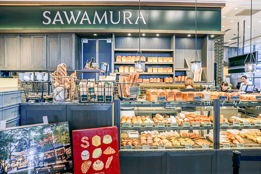 Delightful Breakfast at Sawamura Shinjuku: Famous Karuizawa Bread Specialties