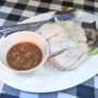 【曼谷五大人氣海南雞飯】興興海南雞飯：Phrom Phong站超人氣排隊路邊攤