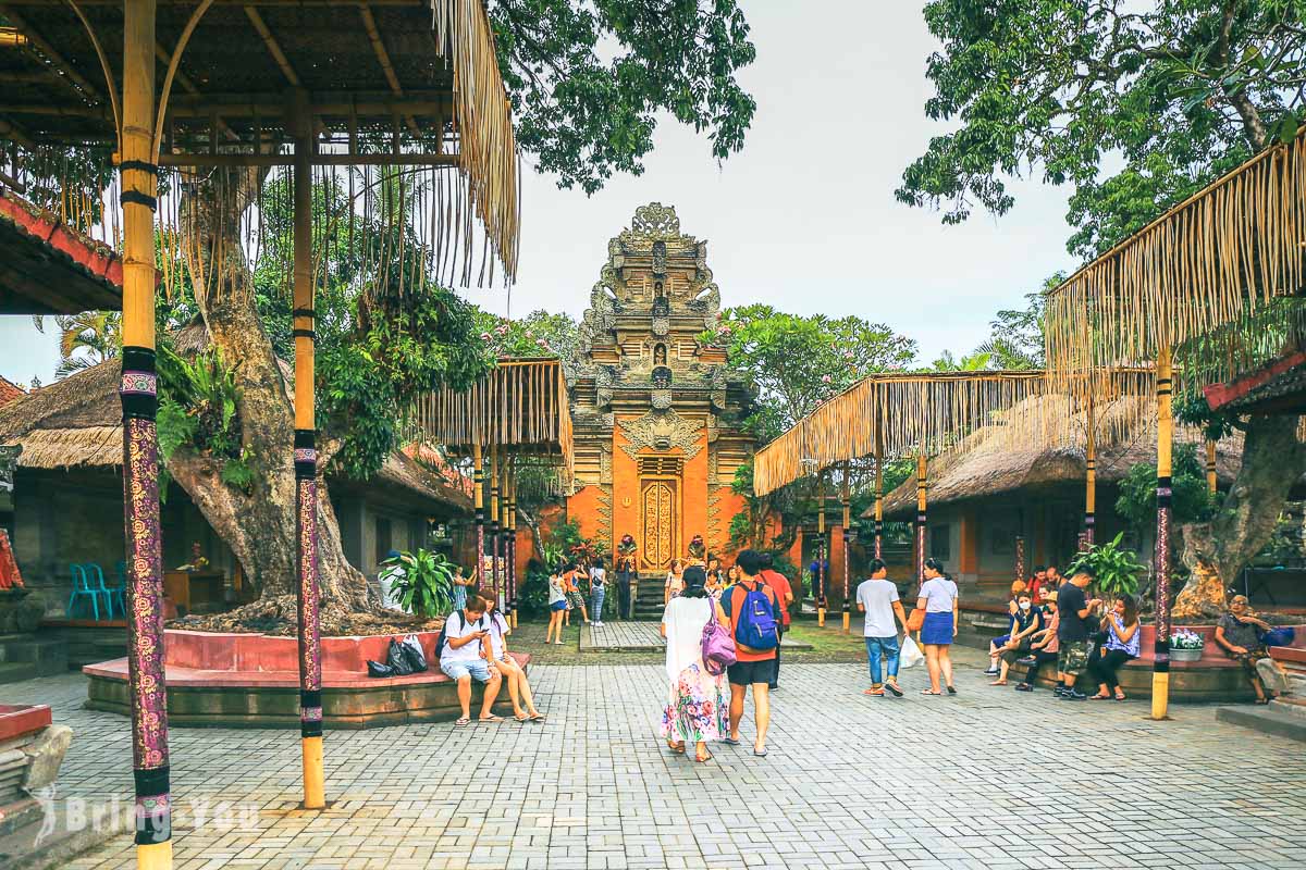 【峇里岛Ubud】乌布半日游景点：乌布市场、乌布皇宫、必吃美食烤猪饭