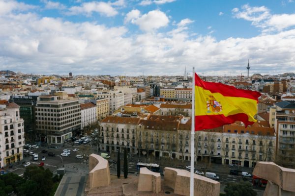 【西班牙自由行】玩遍全西班牙好玩景點：機票、行程規劃安排、交通、住宿推薦全攻略