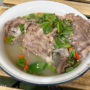 【曼谷乔德夜市必吃美食】火山排骨：绝嫩肉质、酸辣有味的排骨汤