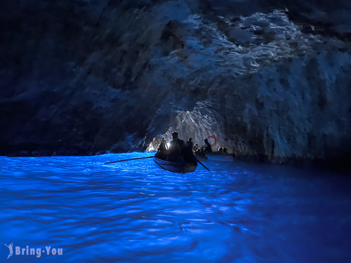 【義大利】卡布里島藍洞交通、船票攻略：超現實藍色光芒，我看到了！