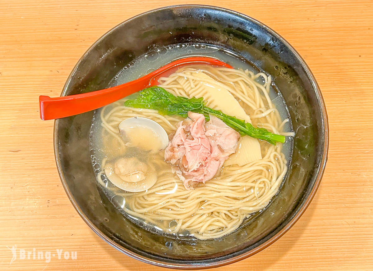 【東京清爽拉麵店推薦美食】烤飛魚鹽味拉麵 高橋 銀座店：湯頭鮮味，不油膩的拉麵好選擇