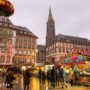 【法國】史特拉斯堡聖誕市集：我在歐洲最愛的聖誕市集，夜晚點燈後濃濃童話建築超可愛