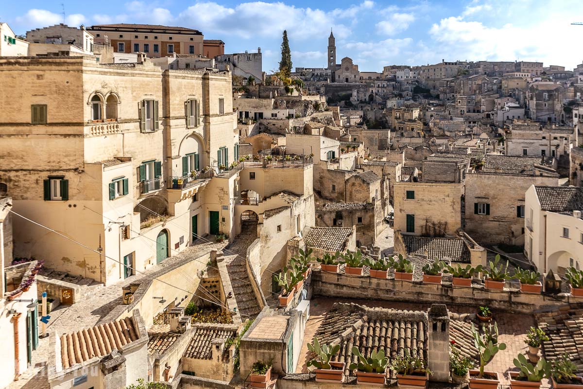 A 2024 Matera Travel Guide: From Cave Dwellings Slump To Hollywood Big Shot