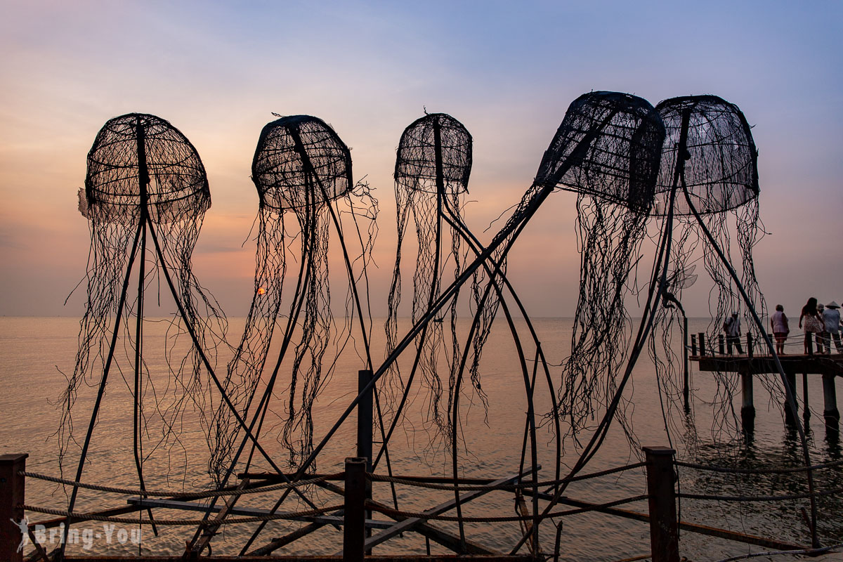 【富國島看夕陽景點】Sunset Sanato Beach 桑奈托日落海灘：IG 打卡必拍的長腿大象裝置藝術