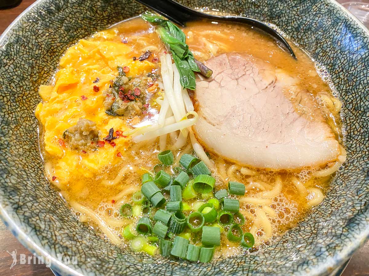 【札幌車站附近人氣拉麵店】一粒庵：加了半熟蛋的味噌拉麵好好吃